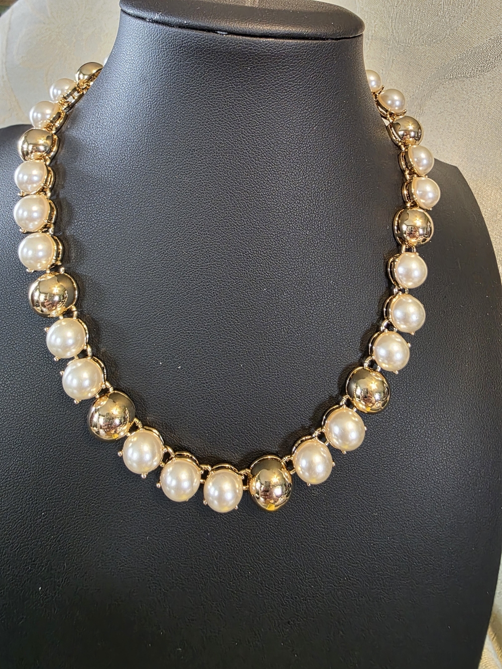 #327 Gold & Pearl Beaded Necklace - Classic Women's Jewelry